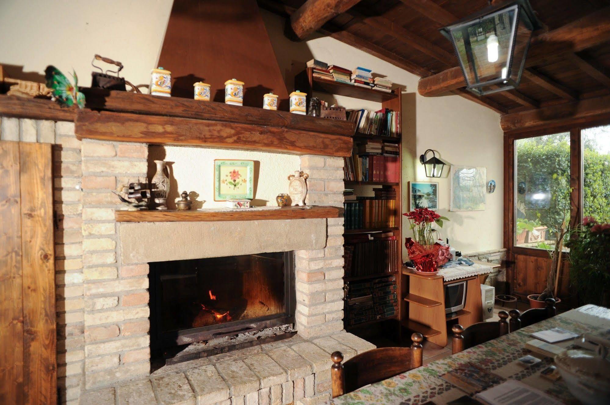 Agriturismo La Mora Assisi Bagian luar foto