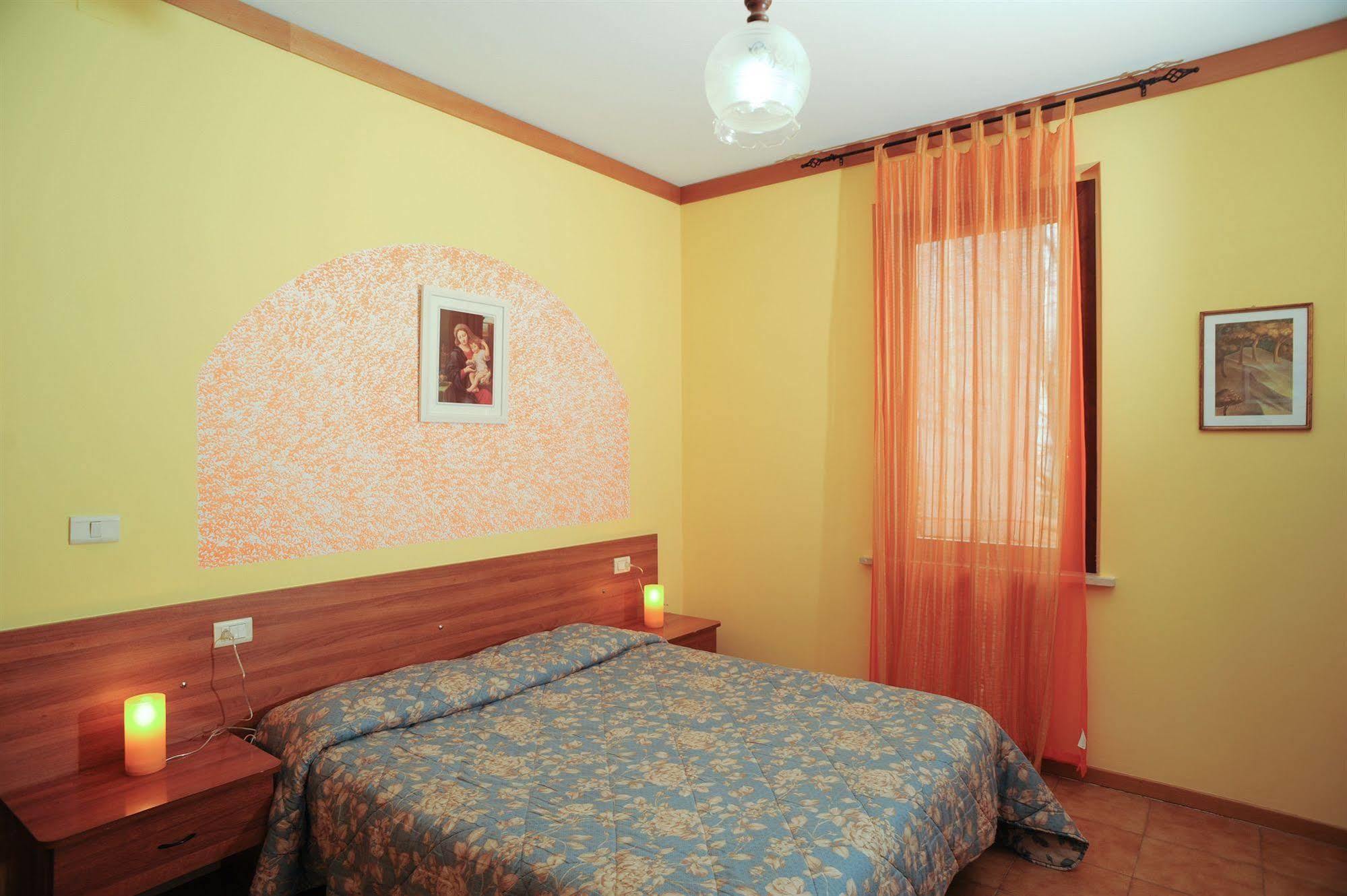 Agriturismo La Mora Assisi Bagian luar foto
