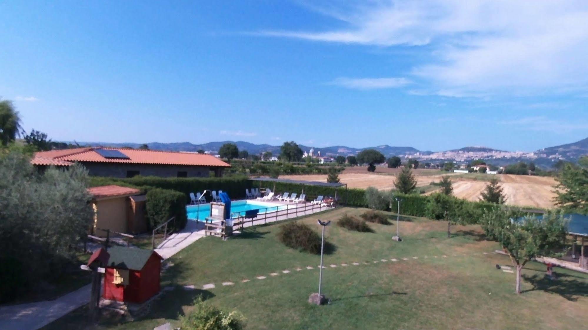 Agriturismo La Mora Assisi Bagian luar foto